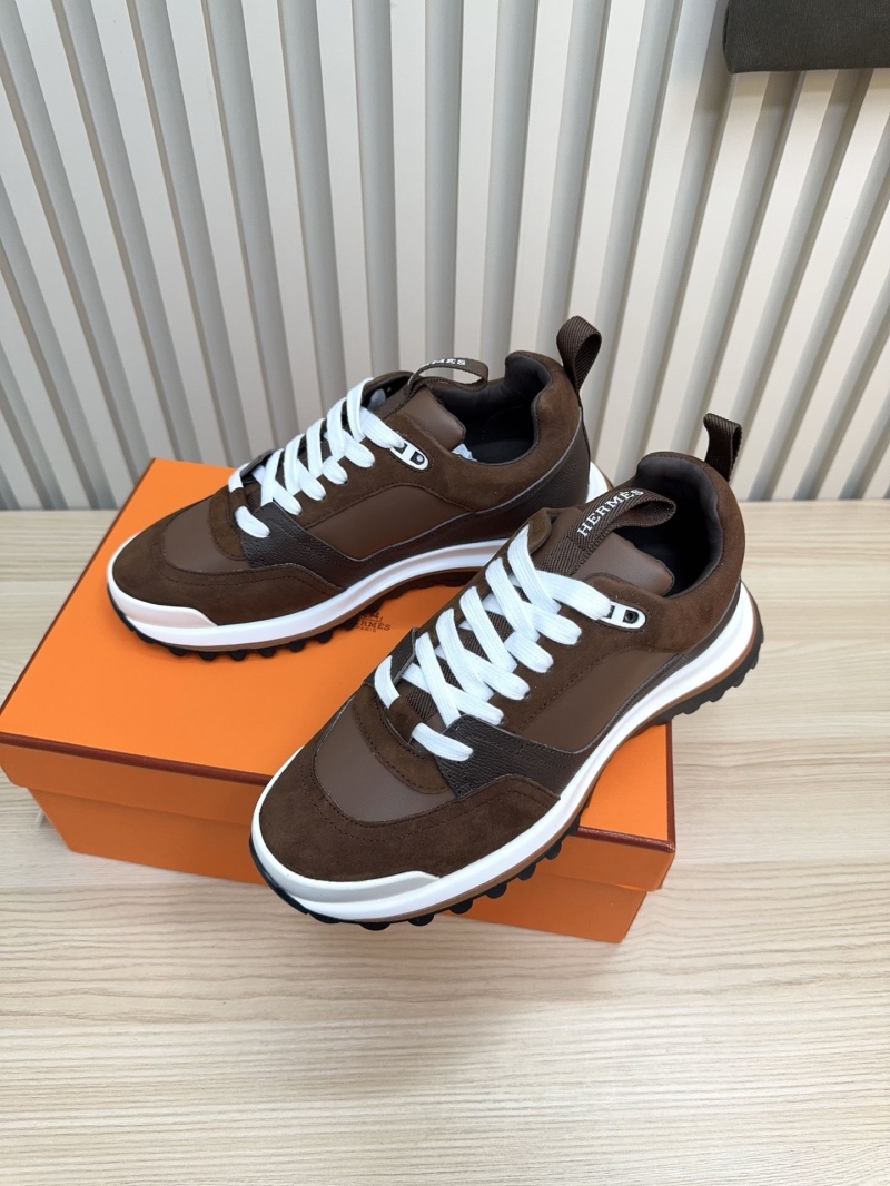 H**me5 sneaker